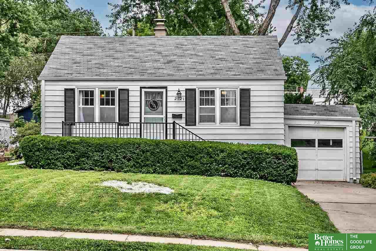 Property Photo: 2121 S 62nd NE 68106