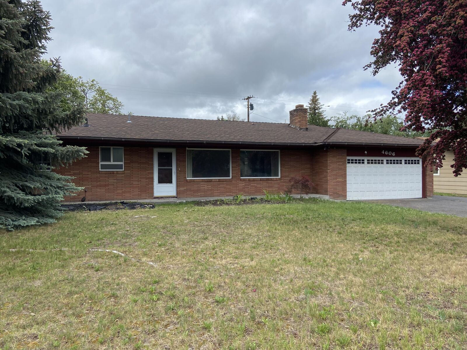 Property Photo:  4606 Onyx Avenue  OR 97603 