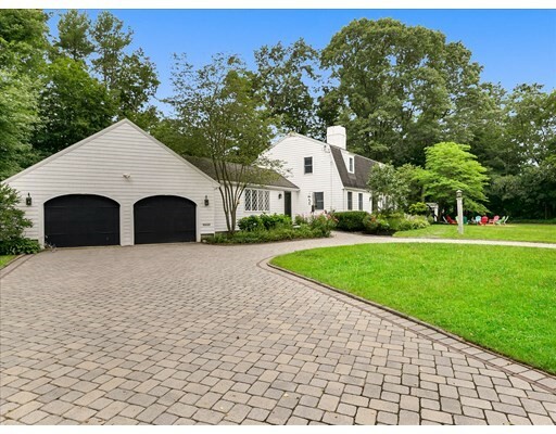 Property Photo: 88 Fox Run Rd MA 01982