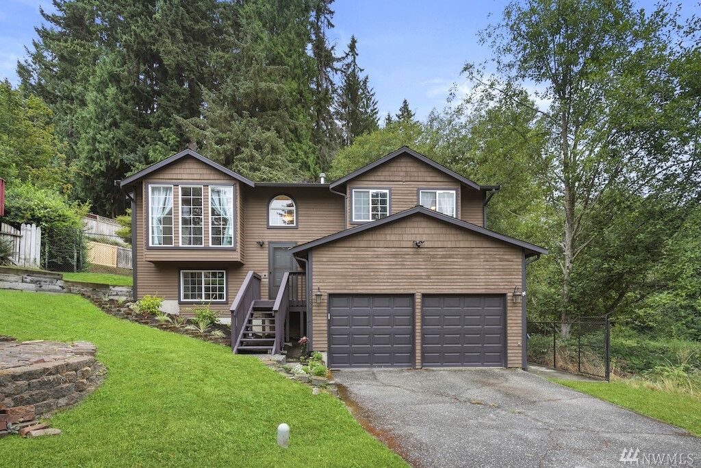 Property Photo:  1614 131st Dr NE  WA 98258 