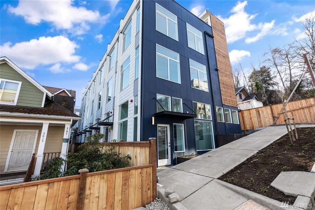 Property Photo:  3017 SW Charlestown St G  WA 98126 