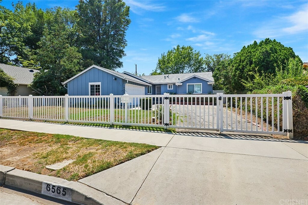 Property Photo:  6565 Vicky Avenue  CA 91307 