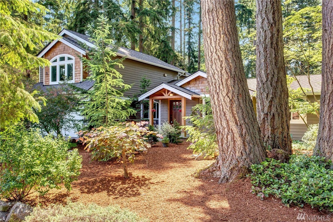 Property Photo:  18523 NE 159th St  WA 98072 