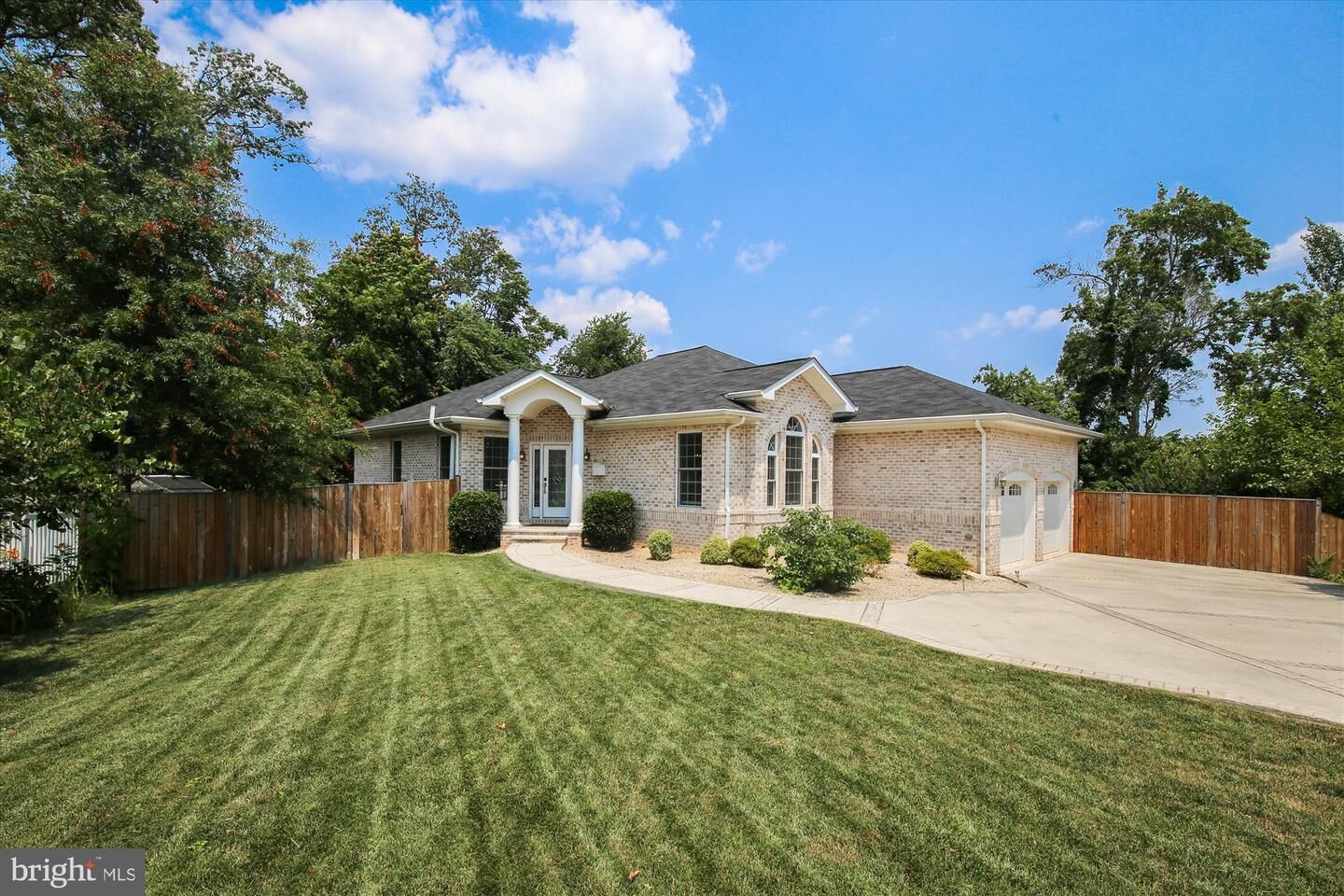 Property Photo:  5712 Glenmullen Place  VA 22303 