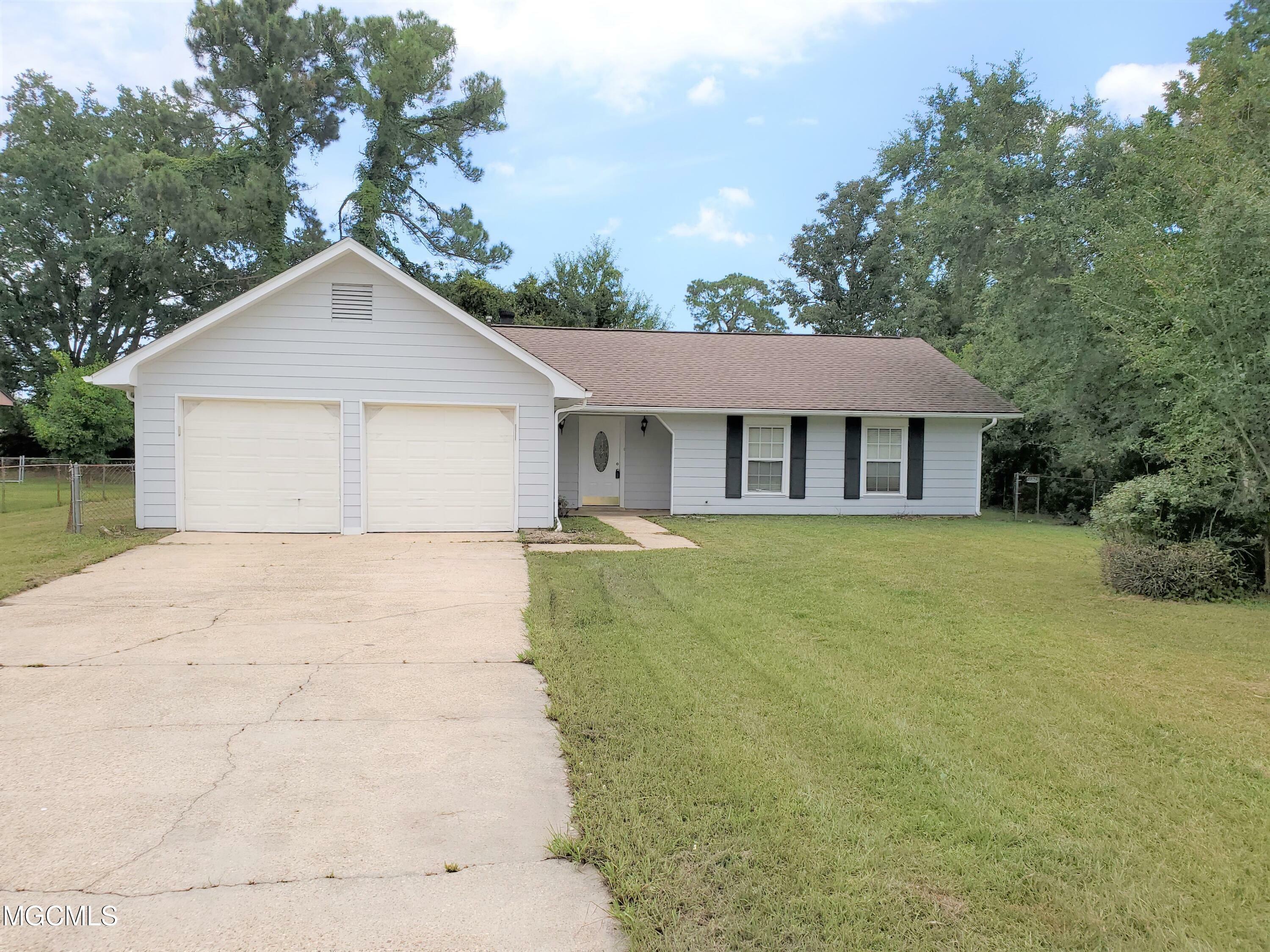 Property Photo:  2273 N Country Club Lane  MS 39532 