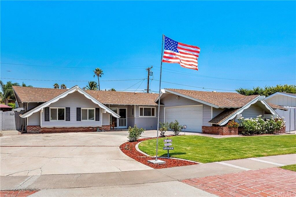 Property Photo: 12981 Eveningside Drive CA 92705