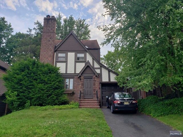 Property Photo:  685 Allwood Road  NJ 07012 