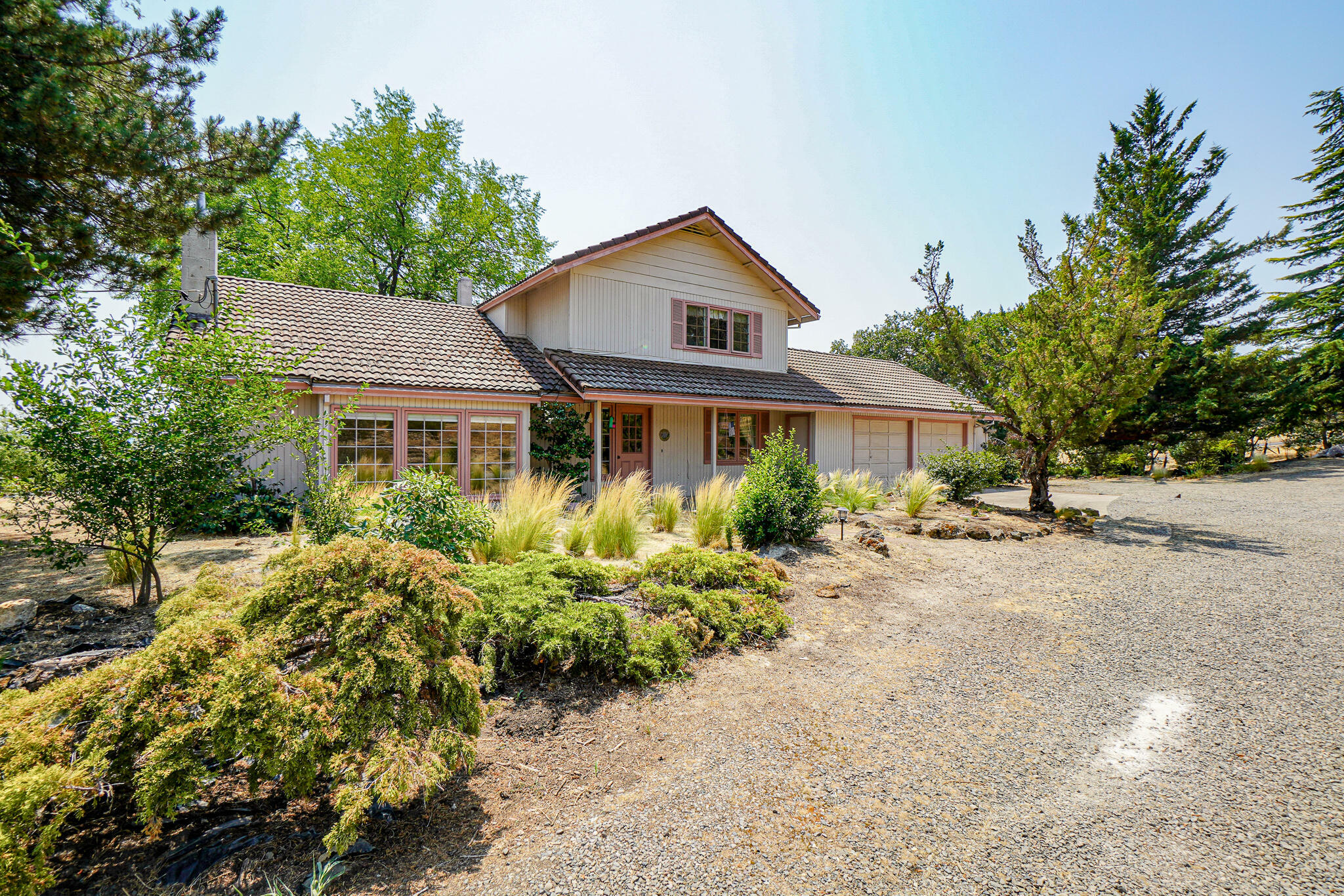 Property Photo:  3632 Willow Springs Road  OR 97502 