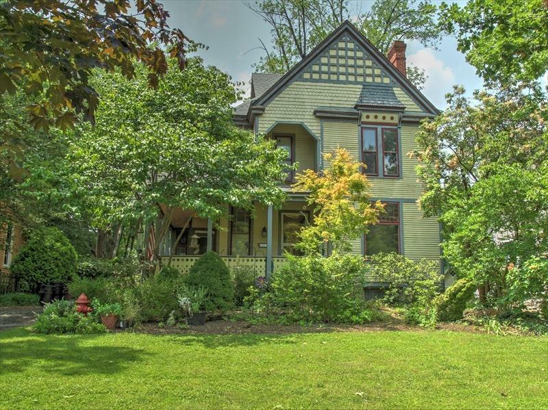 Property Photo: 307 Grove Ave OH 45215