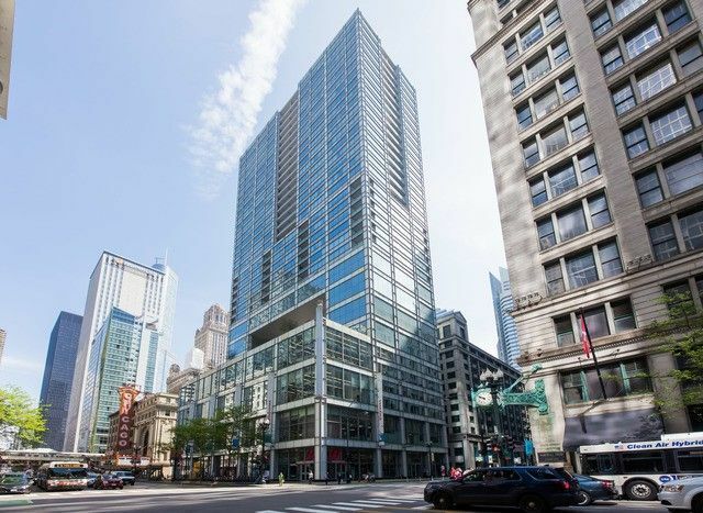 Property Photo: 8 E Randolph Street 2306 IL 60601