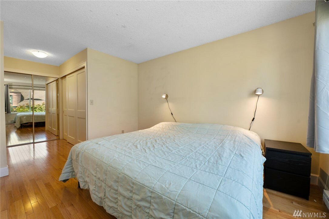 Property Photo:  202 W Olympic Place 401  WA 98119 