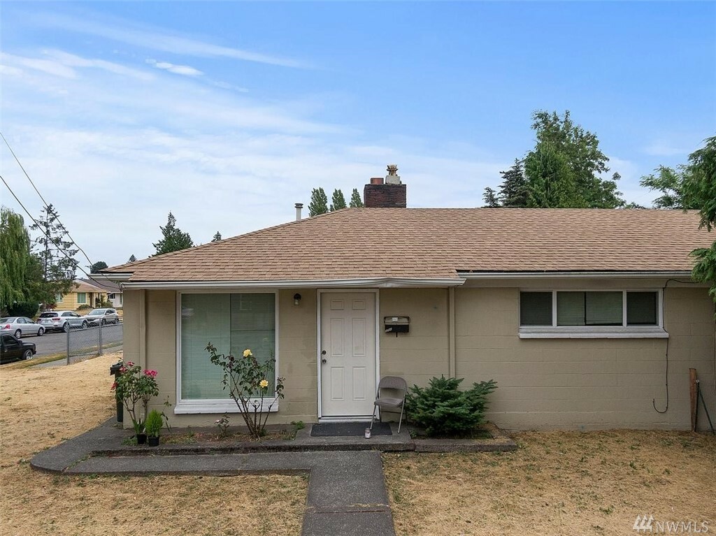 Property Photo:  5701 McKinley Ave  WA 98404 