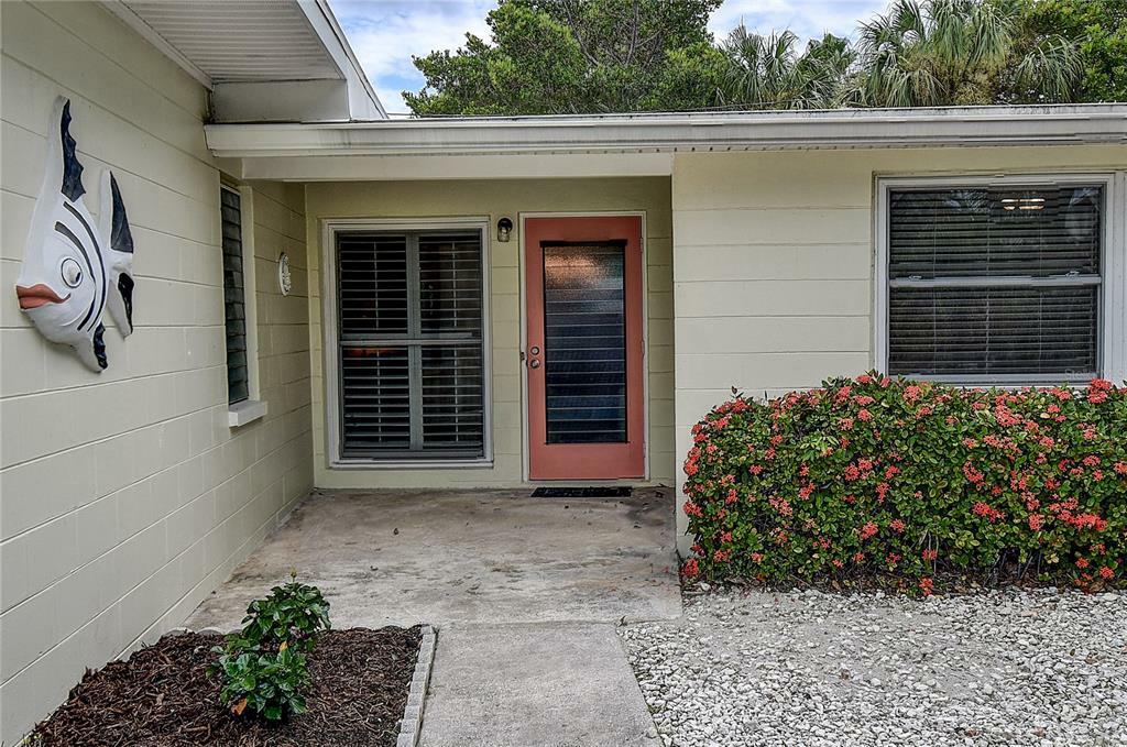 Property Photo:  709 Sunset Cove  FL 33708 