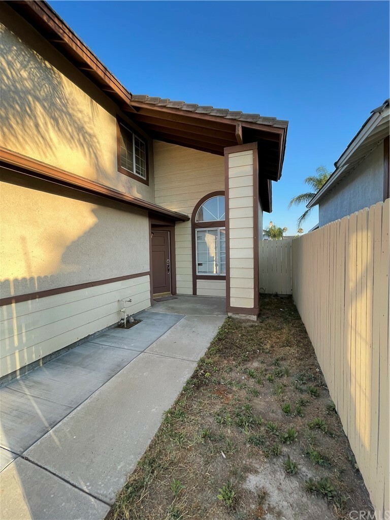 Property Photo: 533 El Mirador Road CA 92571