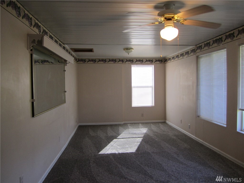 Property Photo: 125 Schilling Dr WA 98837