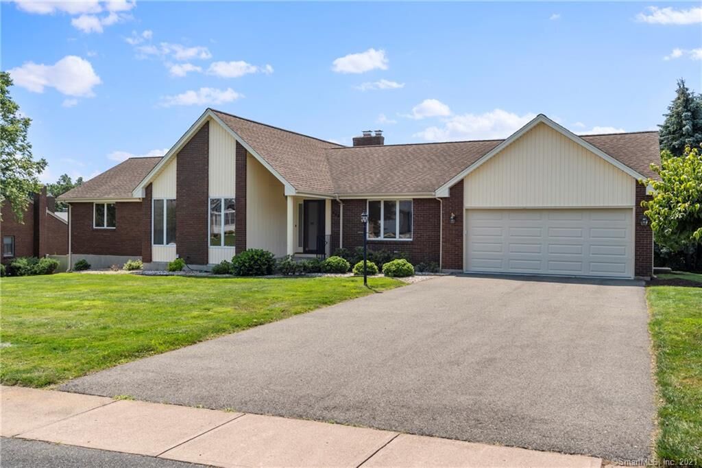 Property Photo:  115 Stockingmill Road  CT 06109 