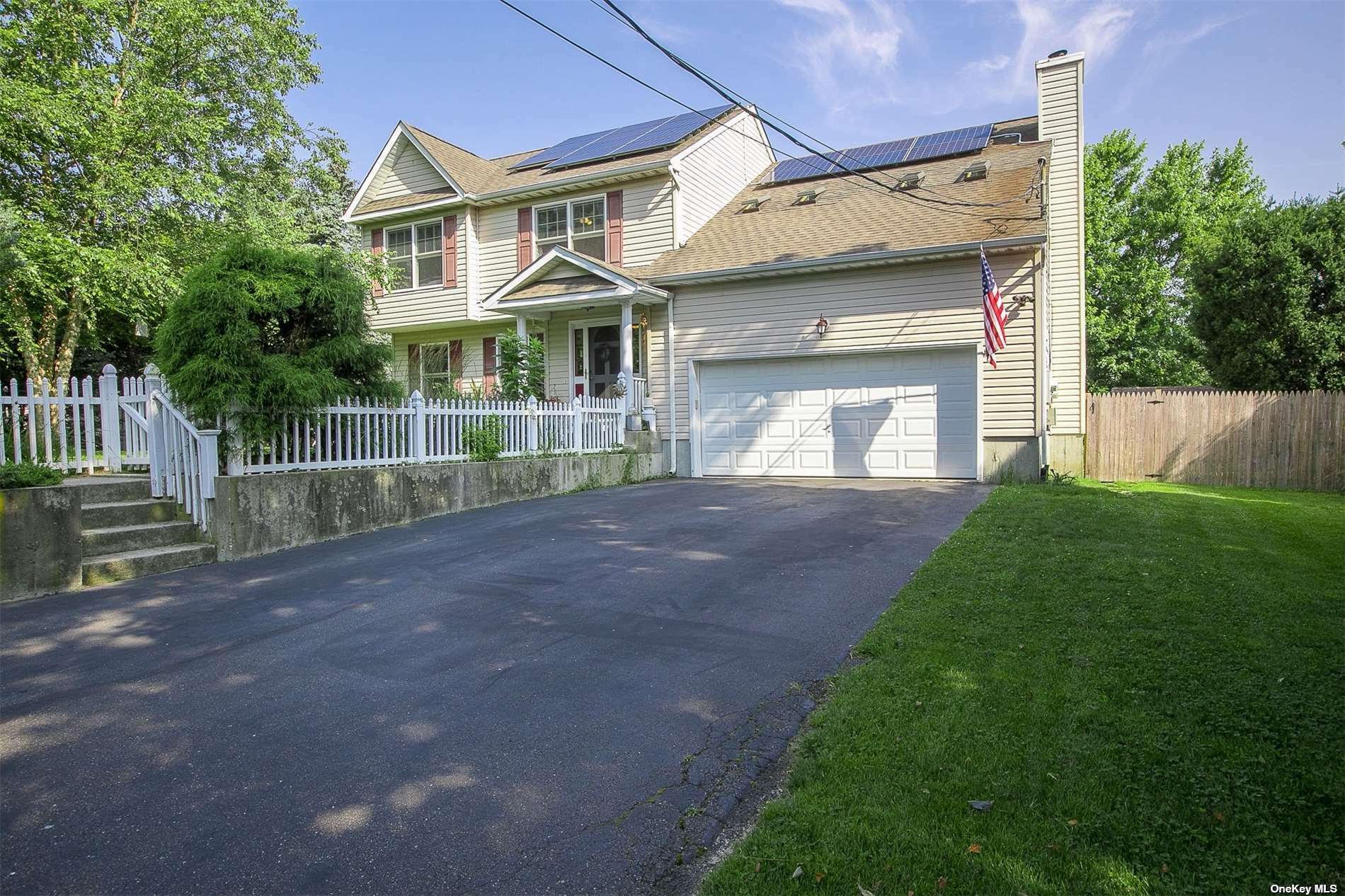 Property Photo:  11 Maple Road E  NY 11951 