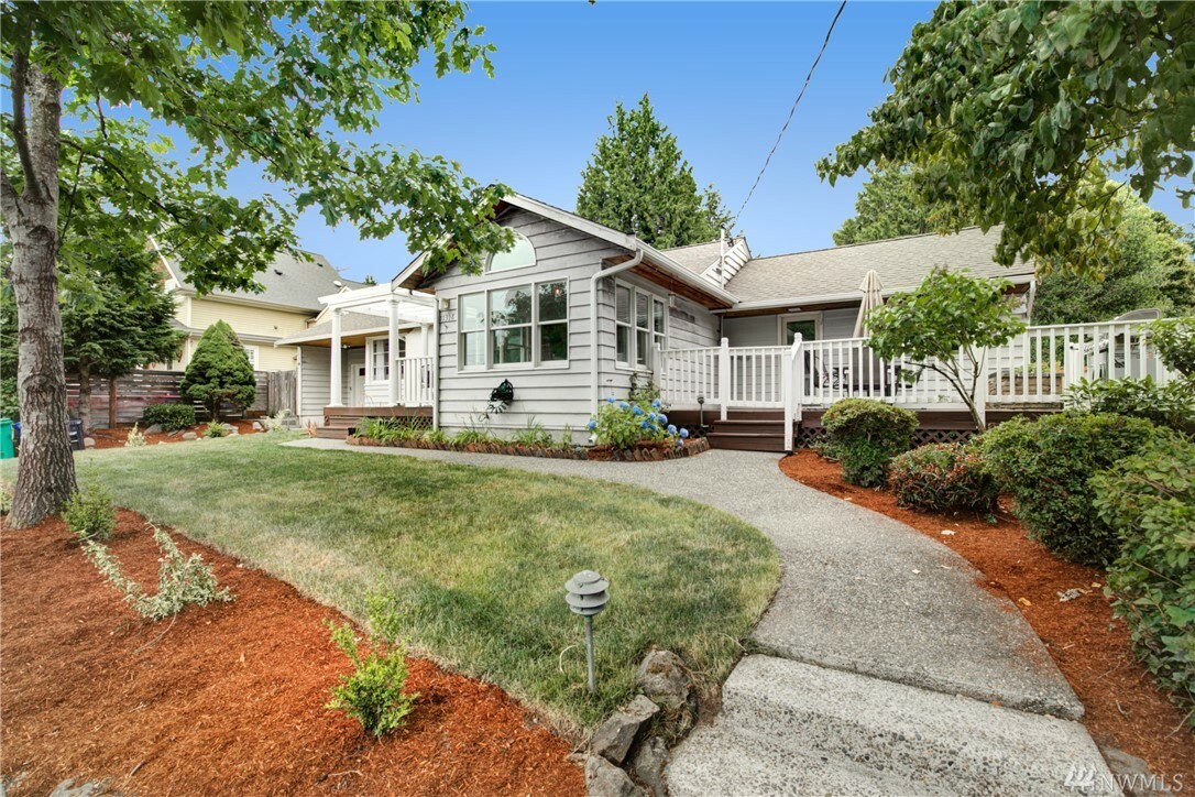 Property Photo:  11318 2nd Ave NW  WA 98177 