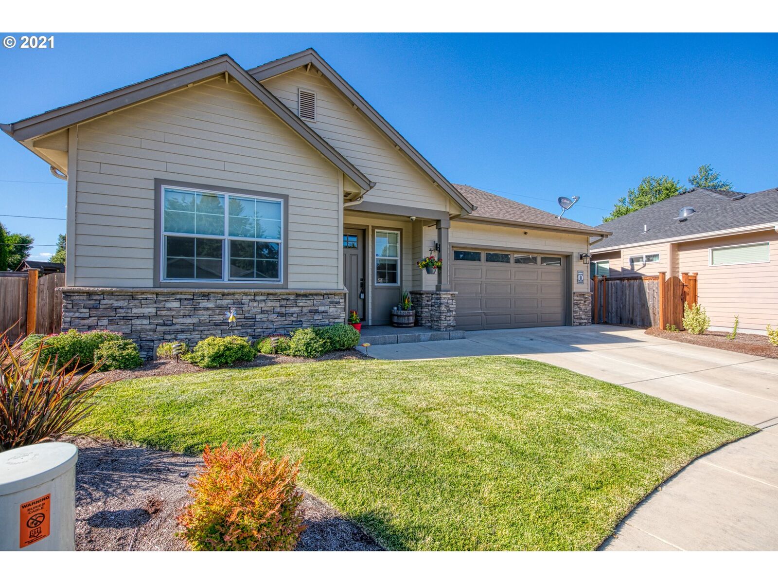 Property Photo: 59 Grizzly Ave OR 97404