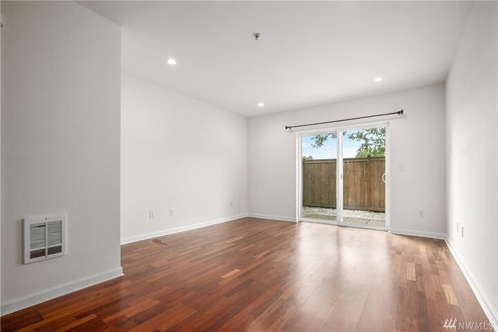 Property Photo: 7322 Rainier Ave S 105 WA 98118