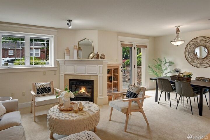 Property Photo: 600 Bell St 102 WA 98020