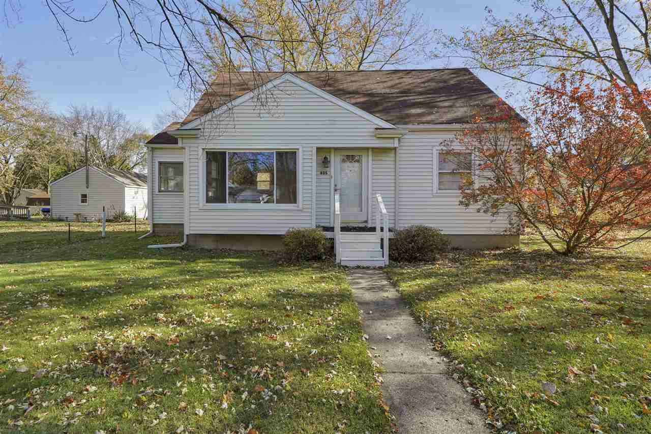 Property Photo:  925 Varden  MI 49202 