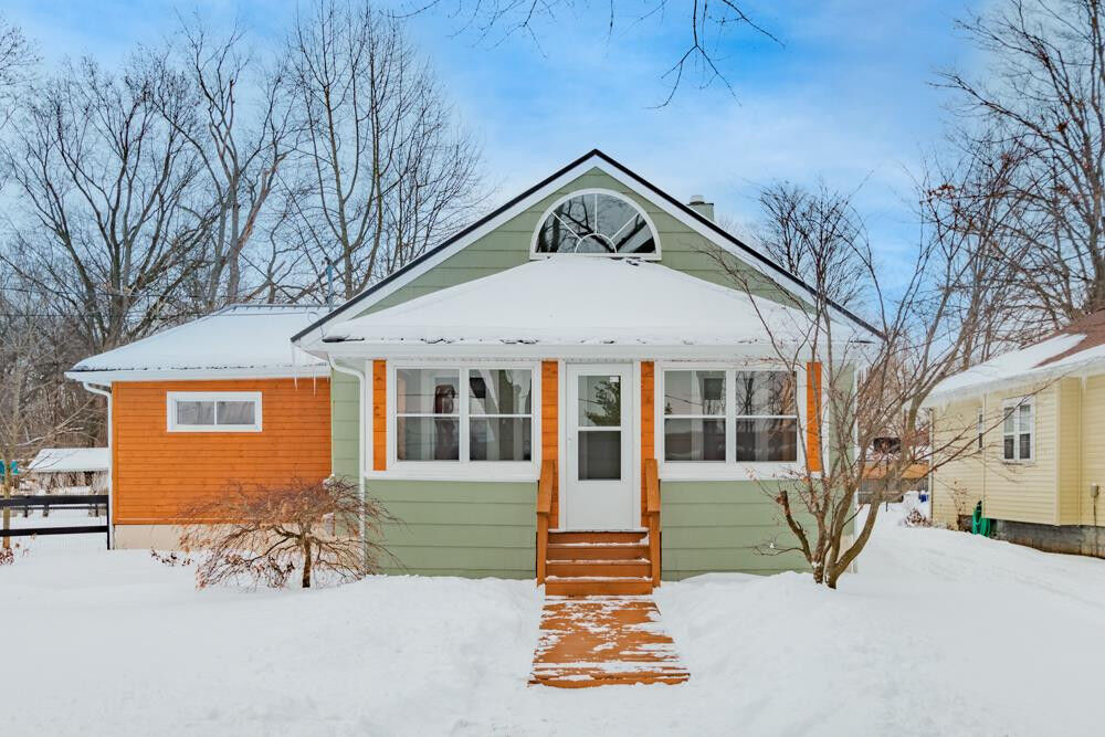 Property Photo:  1901 Cortland  MI 49203 