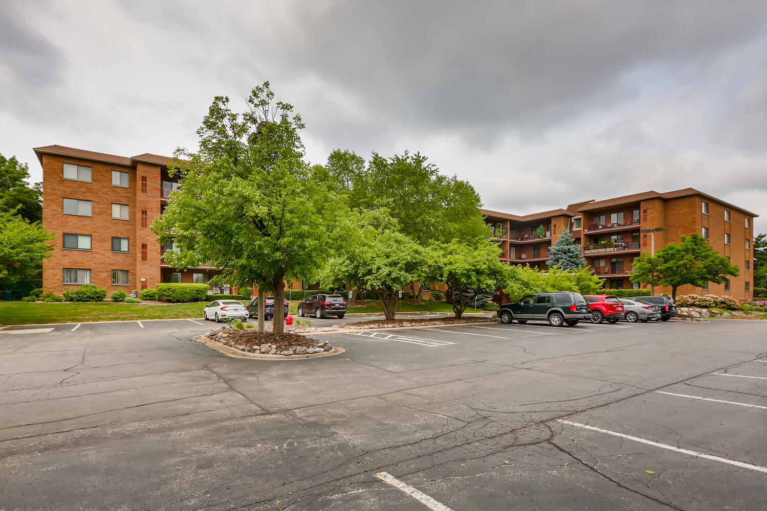 Property Photo: 51 Old Oak Drive 416 IL 60089