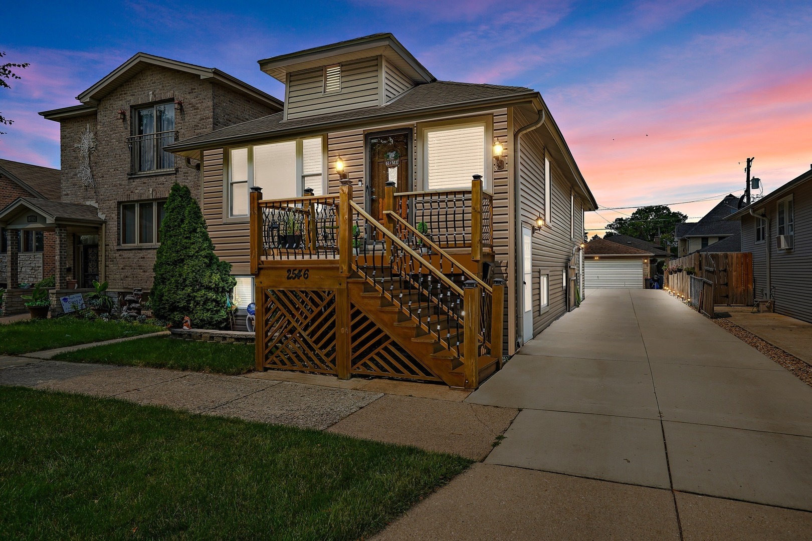 Property Photo:  2546 Budd Street  IL 60171 