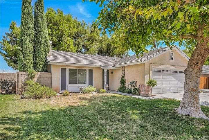 Property Photo: 2527 W Lingard Street CA 93536