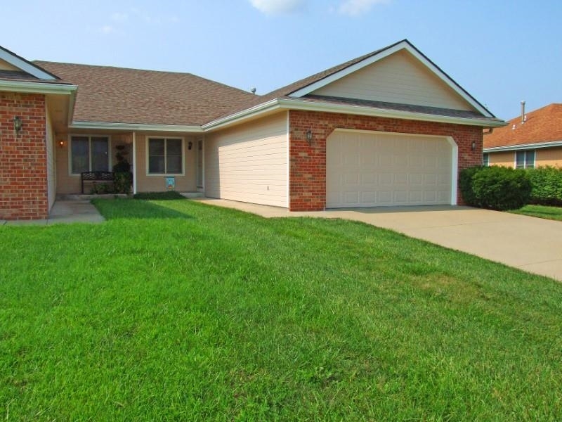 Property Photo:  1722 SE 44th Ter  KS 66609 