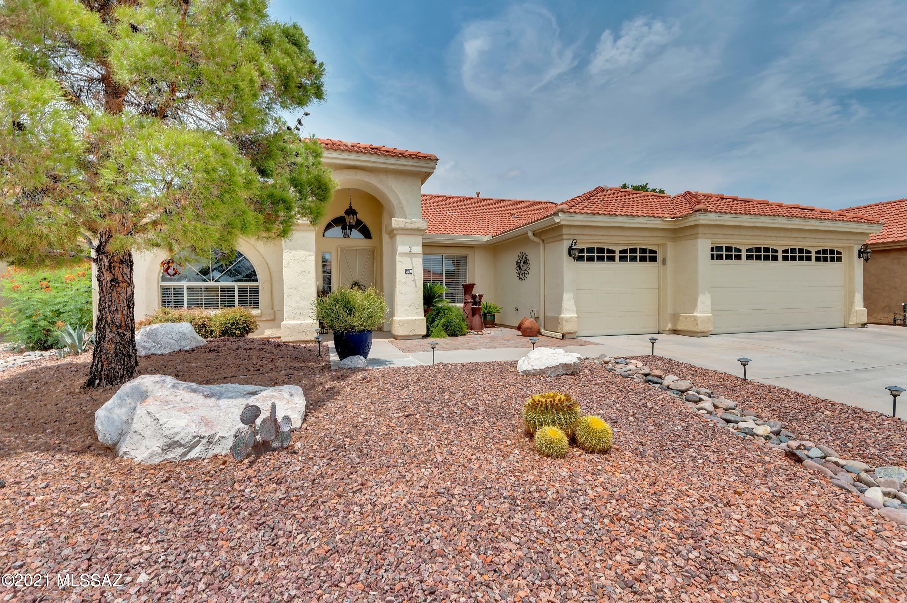 Property Photo:  960 W Antelope Creek Way  AZ 85737 