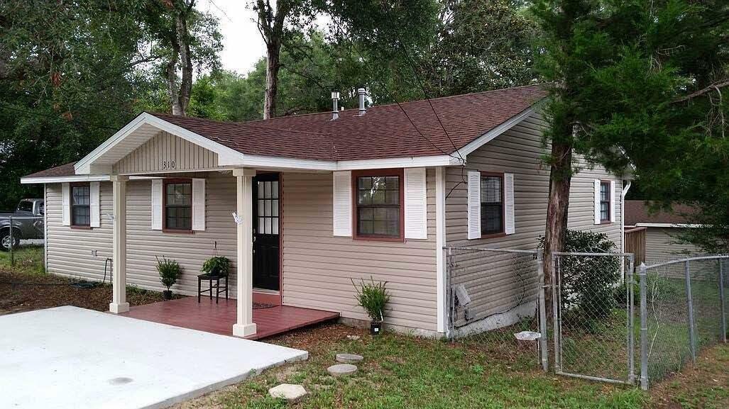 Property Photo:  310 Florida Street  FL 32578 