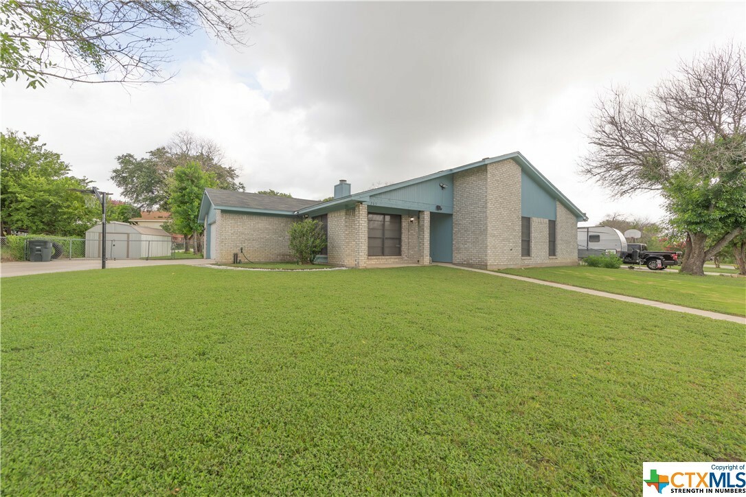 Property Photo:  203 Daffodil Drive  TX 76542 