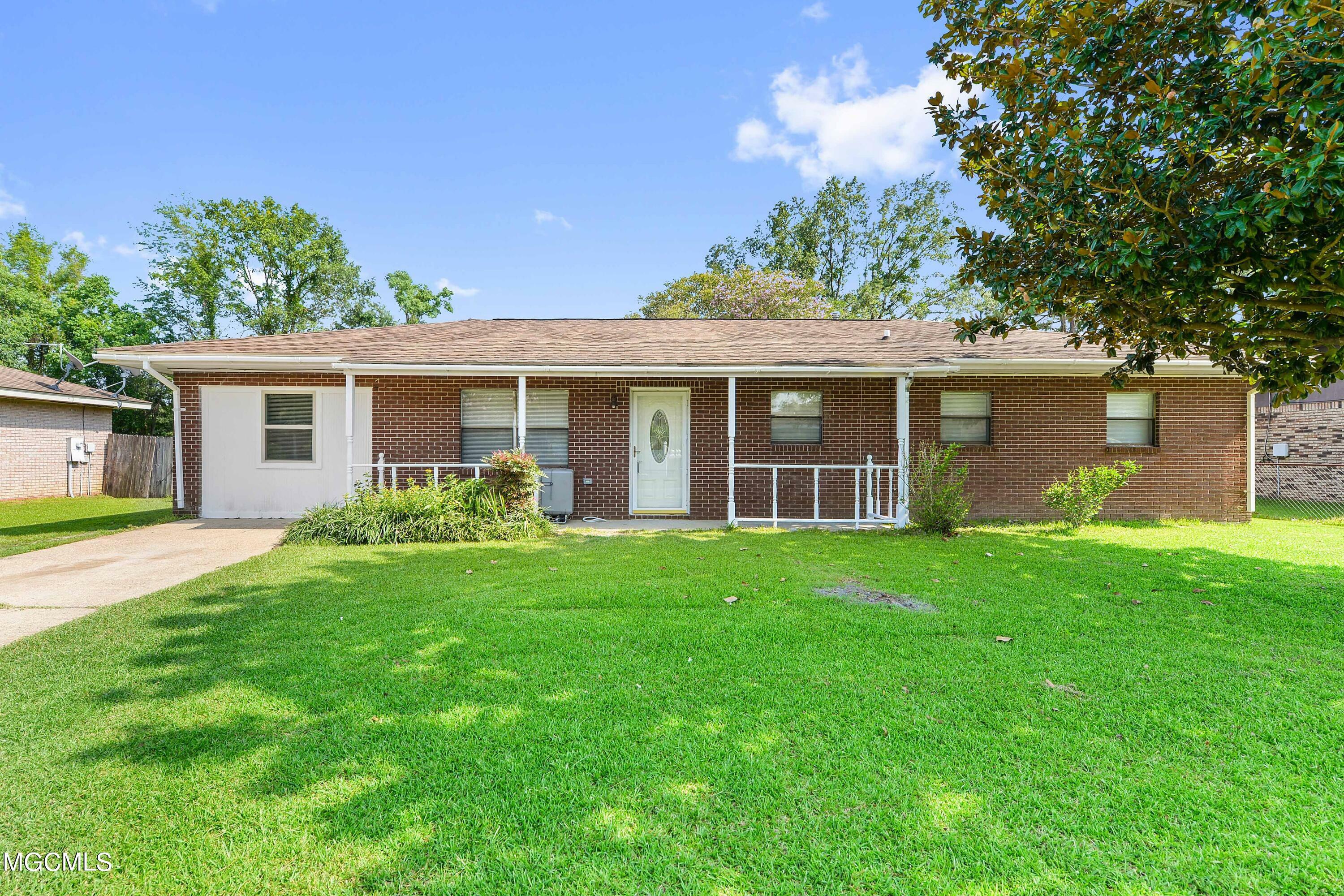 Property Photo:  2510 Tandy Drive  MS 39503 