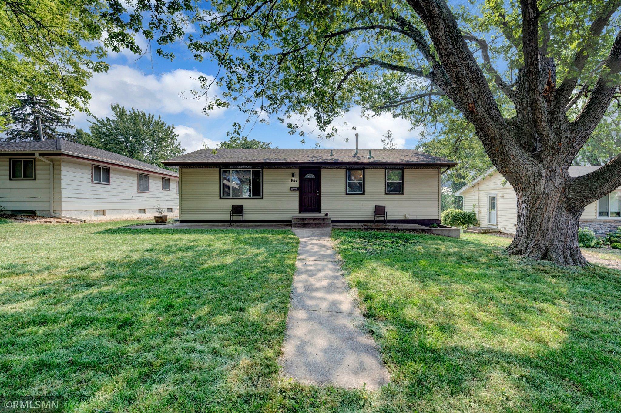 Property Photo:  1816 Independence Avenue N  MN 55427 