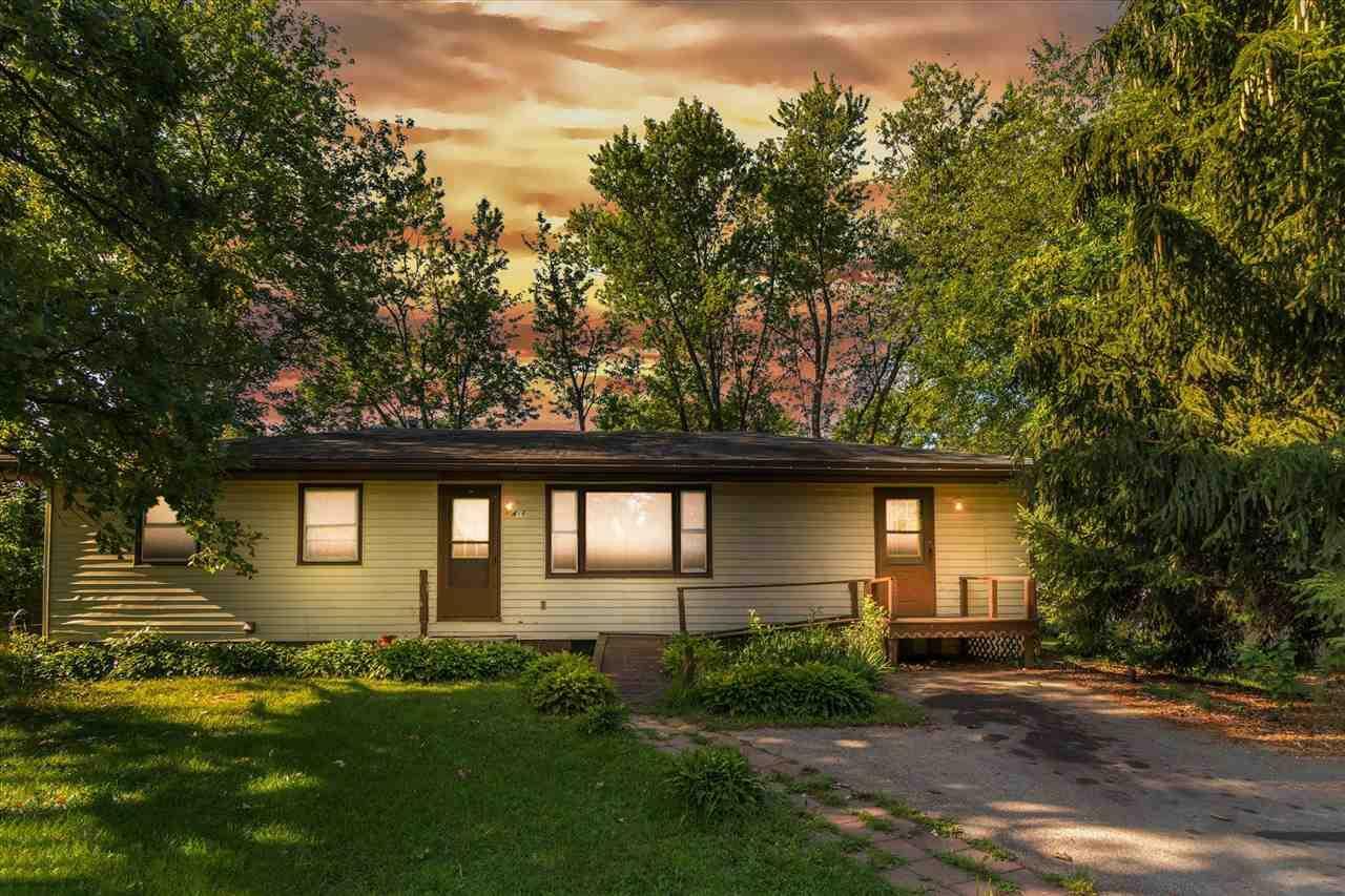 Property Photo:  418 East Acorn Dr  WI 53511 