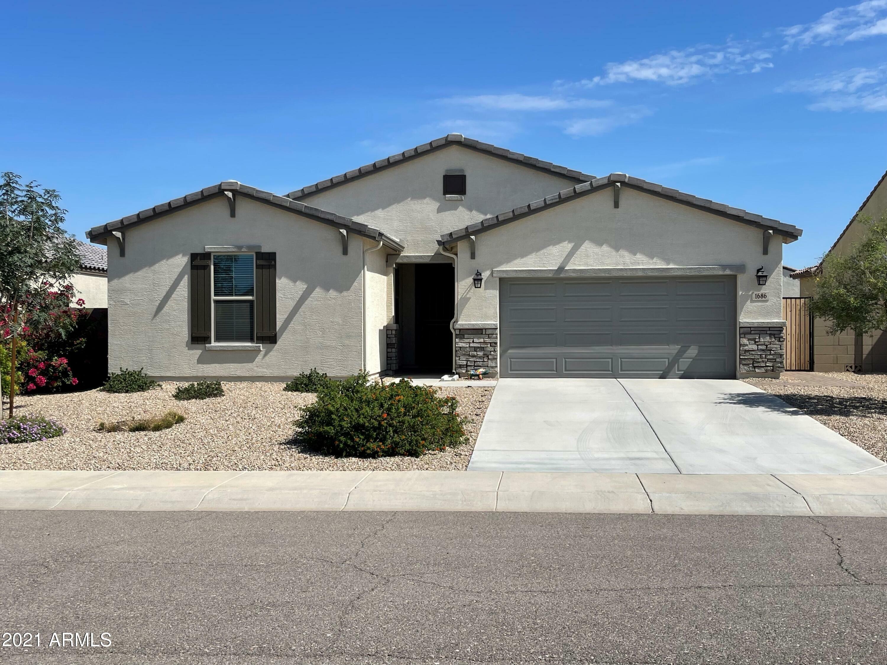 Property Photo:  1686 E Luna Blanca Way  AZ 85140 