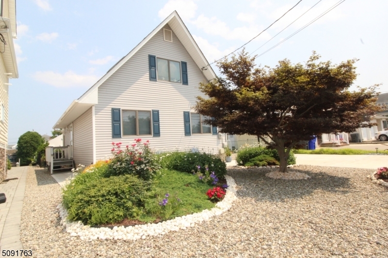 Property Photo:  8 Rochester Dr  NJ 08723 