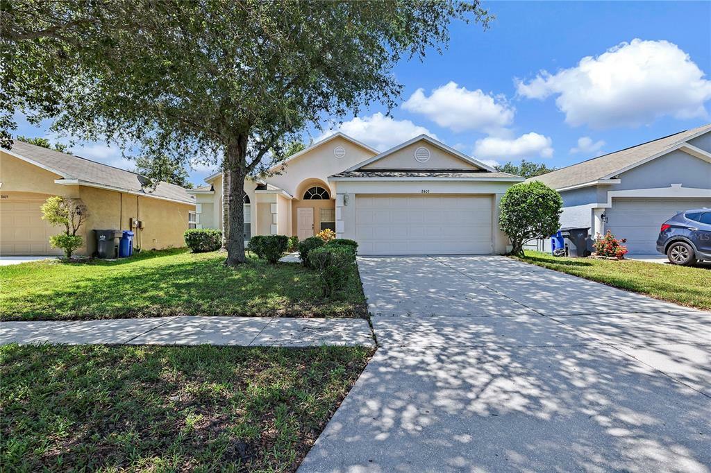 Property Photo:  8403 Carriage Pointe Drive  FL 33534 