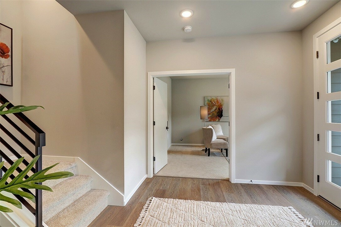 Property Photo: 4702 164th St SW B1 WA 98087