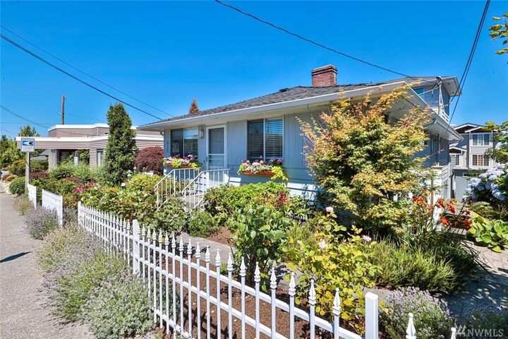 Property Photo:  615 Main St A-C  WA 98020 