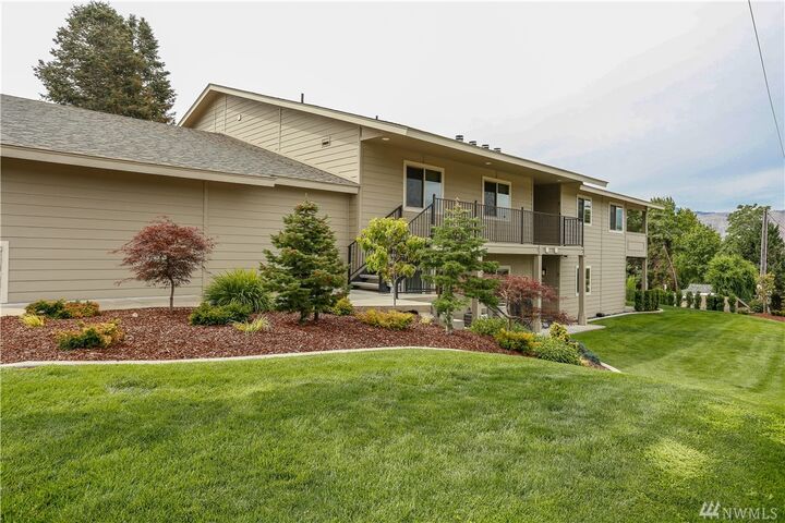 520 11th St NE #1  East Wenatchee WA 98802 photo