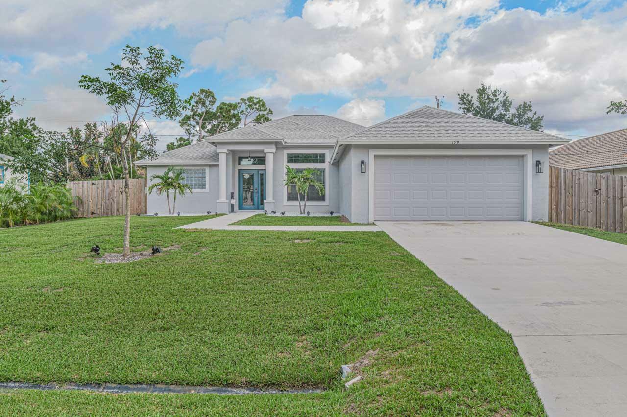 Property Photo:  190 SW Milburn Circle  FL 34953 