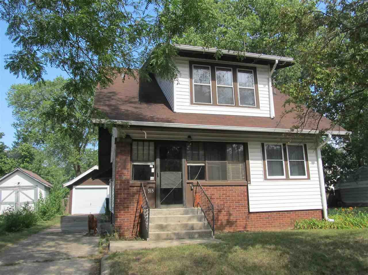 Property Photo:  315 Moore St  WI 53511 