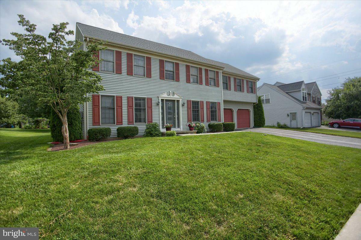 Property Photo:  103 Red Oak Road  PA 17602 