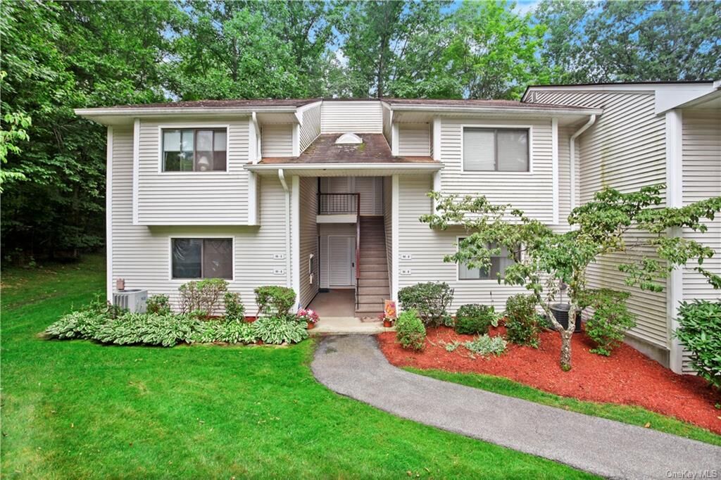 Property Photo:  90 Molly Pitcher Lane B  NY 10598 
