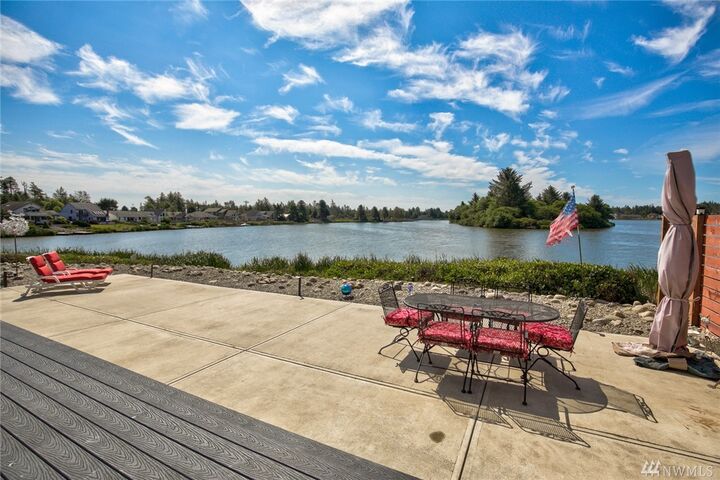 398 Eagle Nest Ct SE  Ocean Shores WA 98569 photo