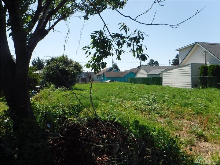 Property Photo:  1605 W 2nd St  WA 98520 