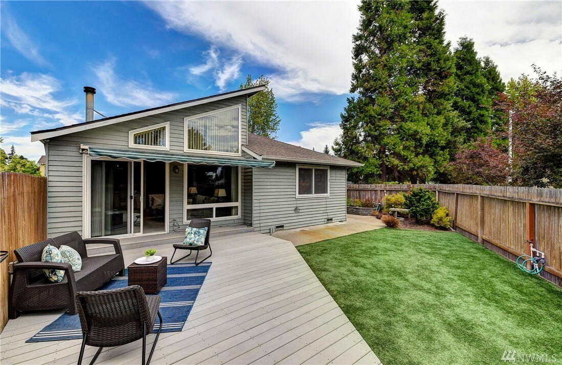 Property Photo:  218 95 Place SE  WA 98203 